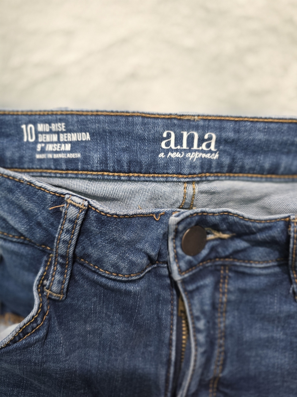 Womens ana Mid-Rise Denim Jean Bermuda Shorts - Picture 3 of 7